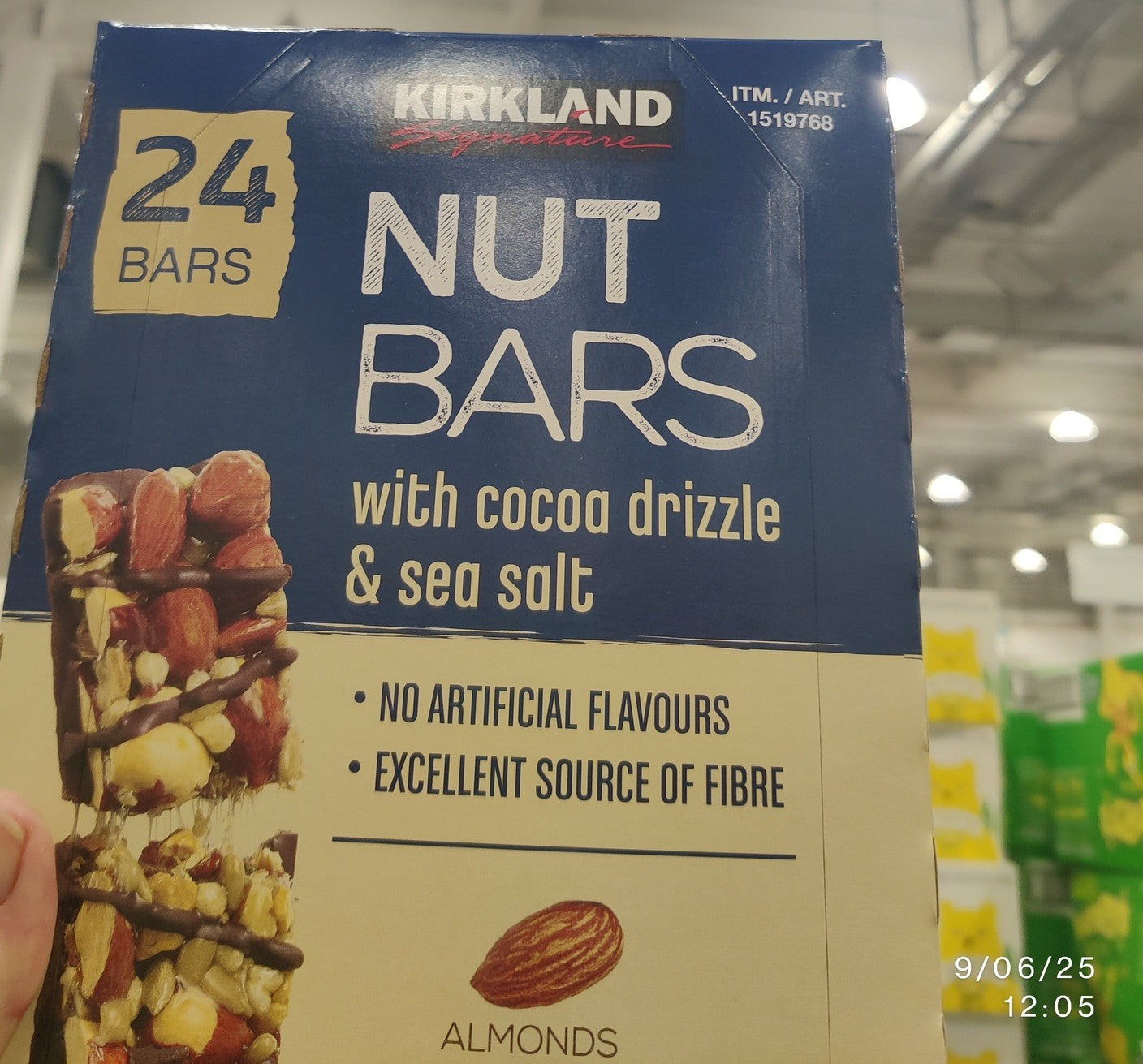 KIRKLAND SIGNATURE NUT BARS with cocoa drizzle & sea salt 24 X 40G